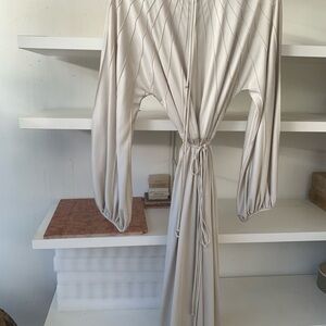 70’s Vintage Elegant Beige Midi Dress with long sleeves